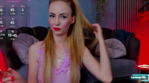 Snapshot of aliciahazel chatting on 06/09/26, 07:36 aliciahazel online show from 06/09/26, 07:36