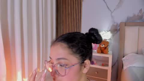 Snapshot of alicialevy chatting on 06/27/26, 10:20 LUNA online show from 06/27/26, 10:20