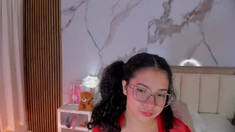 Snapshot of alicialevy chatting on 07/01/26, 11:45 LUNA online show from 07/01/26, 11:45