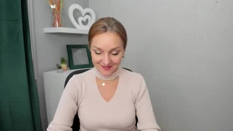 Alicia online show from 10/22/25, 05:52