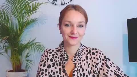 Alicia online show from 11/21/25, 08:13