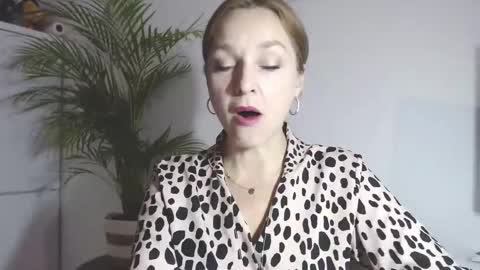 Alicia online show from 12/04/25, 07:17