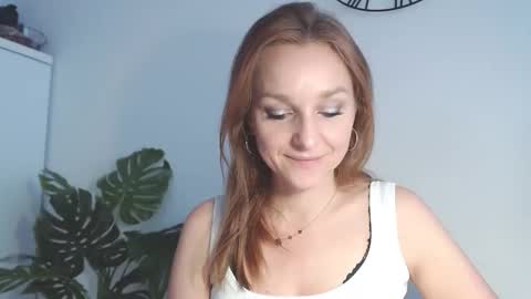 Snapshot of alicialux chatting on 03/18/26, 06:49 Alicia online show from 03/18/26, 06:49