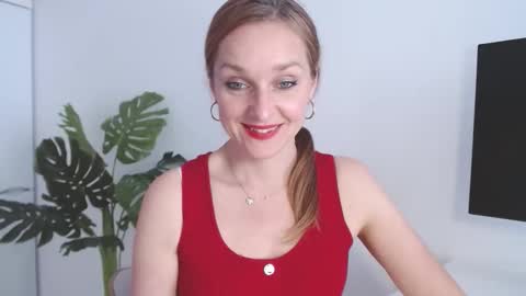 Snapshot of alicialux chatting on 04/07/26, 02:06 Alicia online show from 04/07/26, 02:06