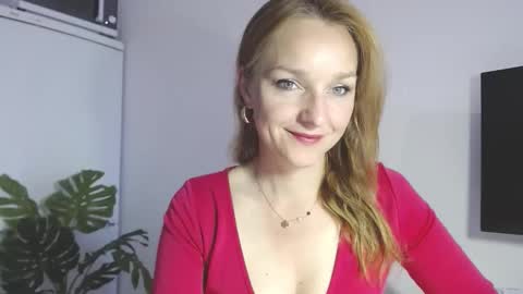 Snapshot of alicialux chatting on 05/06/26, 06:08 Alicia online show from 05/06/26, 06:08