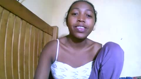 Snapshot of alicianah chatting on 09/22/25, 08:44 alicianah online show from 09/22/25, 08:44