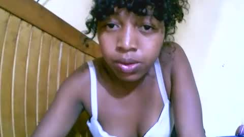 Snapshot of alicianah chatting on 10/15/25, 04:29 alicianah online show from 10/15/25, 04:29