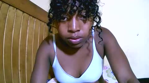 Snapshot of alicianah chatting on 11/11/25, 08:36 alicianah online show from 11/11/25, 08:36