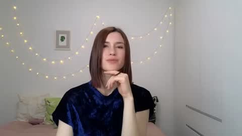 Snapshot of alicianoveli chatting on 06/13/26, 04:43 alicianoveli online show from 06/13/26, 04:43