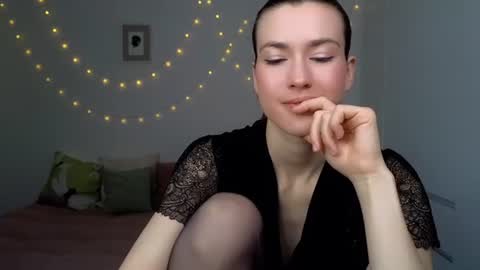 Snapshot of alicianoveli chatting on 07/05/26, 04:19 alicianoveli online show from 07/05/26, 04:19