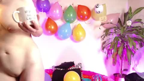  Alicia  online show from 10/18/25, 12:17