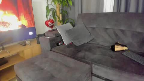 Snapshot of aliciawonderxx chatting on 02/26/25, 05:53 aliciawonderxx online show from 02/26/25, 05:53