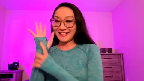 Alicia Hebi online show from 10/05/25, 05:22