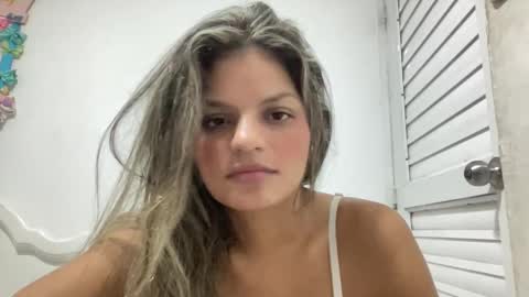 Snapshot of alicie_ebony1 chatting on 12/09/24, 11:45 luisa online show from 12/09/24, 11:45