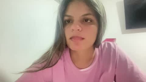 Snapshot of alicie_ebony1 chatting on 02/15/25, 01:31 luisa online show from 02/15/25, 01:31