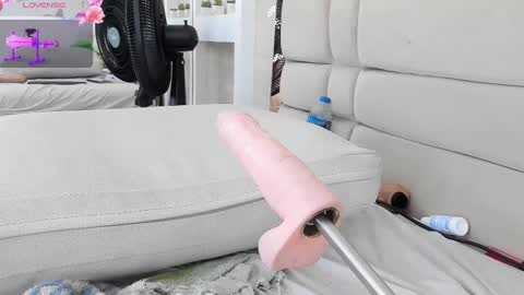 im tutti online show from 02/21/25, 05:35