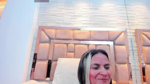 Snapshot of alicie_green chatting on 05/07/26, 01:55 im tutti online show from 05/07/26, 01:55