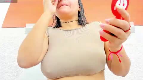 Snapshot of alicie_green chatting on 06/11/26, 02:11 im tutti online show from 06/11/26, 02:11