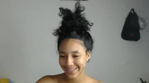 Snapshot of alicie_sexy_hot_20 chatting on 01/29/25, 08:51 ana online show from 01/29/25, 08:51