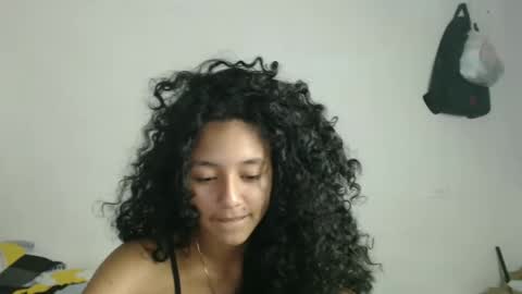 Snapshot of alicie_sexy_hot_20 chatting on 02/26/25, 04:25 ana online show from 02/26/25, 04:25