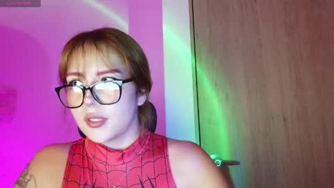 Snapshot of aliciia_23 chatting on 03/25/26, 11:44 aliciia_23 online show from 03/25/26, 11:44