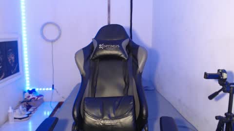 Snapshot of alid_17 chatting on 01/04/25, 05:16 Alid 17 online show from 01/04/25, 05:16