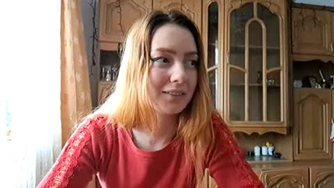 Snapshot of alidacordle chatting on 04/23/26, 12:29 Scarlett online show from 04/23/26, 12:29