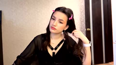 Snapshot of alidagenthner chatting on 03/07/26, 12:02 Niki online show from 03/07/26, 12:02