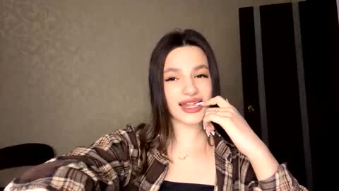 Snapshot of alidagenthner chatting on 03/19/26, 03:27 Niki online show from 03/19/26, 03:27