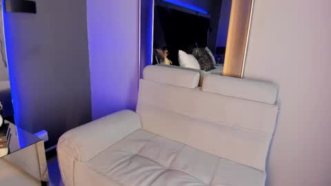 Snapshot of alidiaz__ chatting on 02/14/25, 01:45 Ali Diaz online show from 02/14/25, 01:45