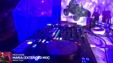 Snapshot of alien8720 chatting on 11/25/25, 07:25 busco rockera online show from 11/25/25, 07:25