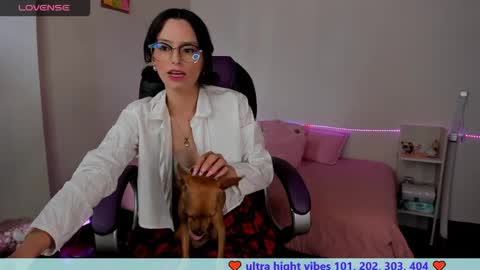 Snapshot of alien_universe chatting on 12/13/24, 08:26 Aiko Independent Model online show from 12/13/24, 08:26