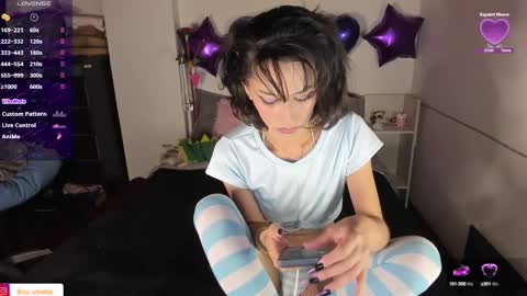 Snapshot of alien_universe chatting on 02/13/25, 08:13 Aiko Independent Model online show from 02/13/25, 08:13