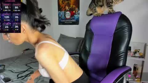 Snapshot of alien_universe chatting on 09/25/25, 10:35 Aiko Independent Model online show from 09/25/25, 10:35