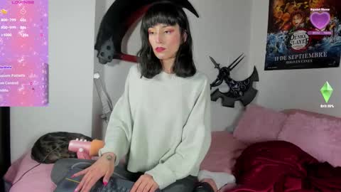 Snapshot of alien_universe chatting on 10/24/25, 09:44 Aiko Independent Model online show from 10/24/25, 09:44