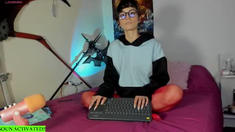 Snapshot of alien_universe chatting on 11/06/25, 09:05 Aiko Independent Model online show from 11/06/25, 09:05