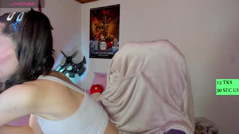 Snapshot of alien_universe chatting on 11/22/25, 07:57 Aiko Independent Model online show from 11/22/25, 07:57