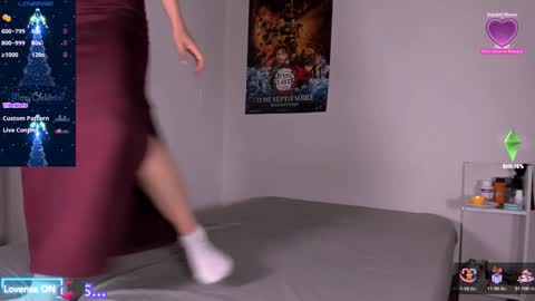 Snapshot of alien_universe chatting on 11/28/25, 09:28 Aiko Independent Model online show from 11/28/25, 09:28