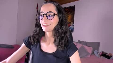 Snapshot of alien_universe chatting on 12/15/25, 10:58 Aiko Independent Model online show from 12/15/25, 10:58