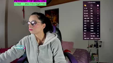 Snapshot of alien_universe chatting on 01/18/26, 09:40 Aiko Independent Model online show from 01/18/26, 09:40