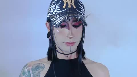Snapshot of alienexxx chatting on 06/19/26, 11:41 online show from 06/19/26, 11:41