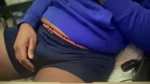 Snapshot of aliensuperstar423 chatting on 03/09/26, 03:54 aliensuperstar423 online show from 03/09/26, 03:54