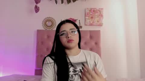 Snapshot of aliice_walker_ chatting on 12/06/24, 03:33 aliice_walker_ online show from 12/06/24, 03:33