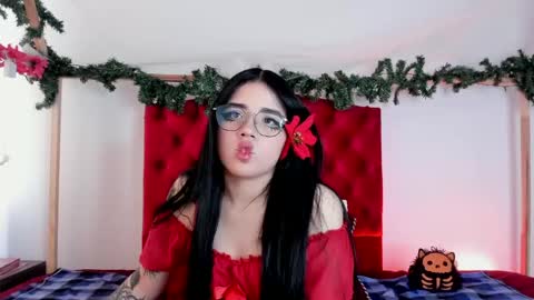 Snapshot of aliice_walker_ chatting on 12/10/24, 05:33 aliice_walker_ online show from 12/10/24, 05:33