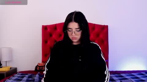 Snapshot of aliice_walker_ chatting on 12/14/24, 03:25 aliice_walker_ online show from 12/14/24, 03:25