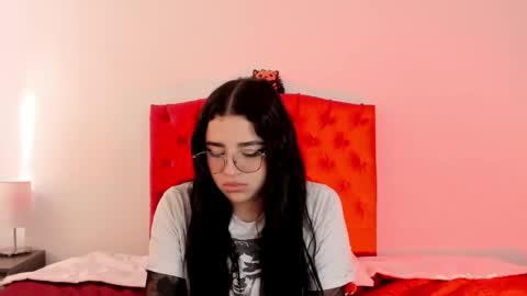 Snapshot of aliice_walker_ chatting on 12/23/24, 06:58 aliice_walker_ online show from 12/23/24, 06:58