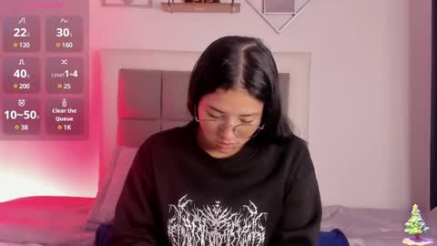 Snapshot of aliice_walker_ chatting on 01/18/25, 12:04 aliice_walker_ online show from 01/18/25, 12:04