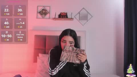 Snapshot of aliice_walker_ chatting on 01/22/25, 12:49 aliice_walker_ online show from 01/22/25, 12:49