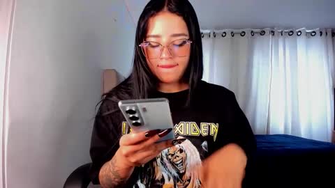 Snapshot of aliice_walker_ chatting on 10/28/25, 01:14 aliice_walker_ online show from 10/28/25, 01:14