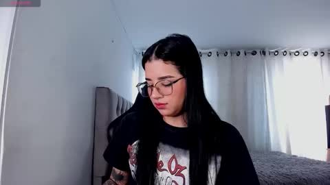 aliice_walker_ online show from 11/16/25, 07:19